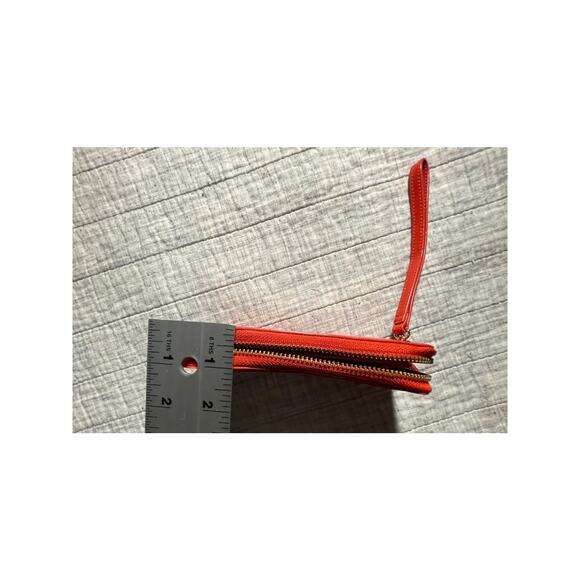 Halogen Women's Wallet Red Orange Leather Wristlet Zip Gold Metal Details - EUC - Picture 4 of 6